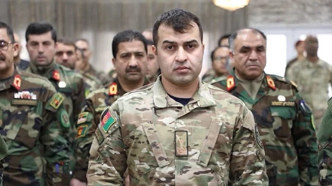جبهه متحد افغانستان با نشر دو خبرنامه جداگانه اعلام کرده است که نیروهای این جبهه شام شنبه، ۲۴ اسد، مواضع طالبان را در ولایت‌های بلخ و فاریاب هدف قرار داده‌اند. به گفته این جبهه، در نخستین حمله که در مربوطات ولسوالی دولت‌آباد ولایت بلخ انجام شده، یک پوسته نظامی طالبان هدف قرار گرفته و دو عضو این گروه کشته شده‌اند. جبهه متحد افغانستان گفته است حمله دوم نیز در ولایت فاریاب انجام شده و در نتیجه آن دو عضو دیگر طالبان کشته شده‌اند. این جبهه جزییات بیشتری درباره چگونه‌گی اجرای حملات و تلفات احتمالی نیروهای خود ارائه نکرده است. جبهه متحد افغانستان پیش از این نیز مسوولیت چندین حمله در برابر مواضع طالبان در ولایت‌های مختلف افغانستان را بر عهده گرفته است. گزارش‌های اخیر نشان می‌دهد که این جبهه در آستانه پنجمین سالگرد بازگشت طالبان به قدرت، فعالیت‌های مسلحانه خود را افزایش داده است. طالبان تاکنون درباره این حملات و آمار تلفات اعلام‌شده از سوی جبهه متحد افغانستان اظهار نظر نکرده‌اند.