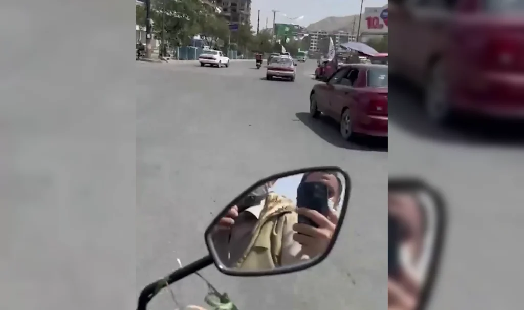 گشت‌زنی دو فرمانده جبهه مقاومت ملی افغانستان در قلب کابل