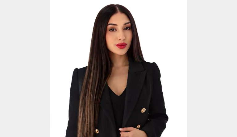 نگینه مهریار