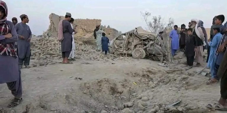 حملات هوایی پاکستان بر کنر و هلمند